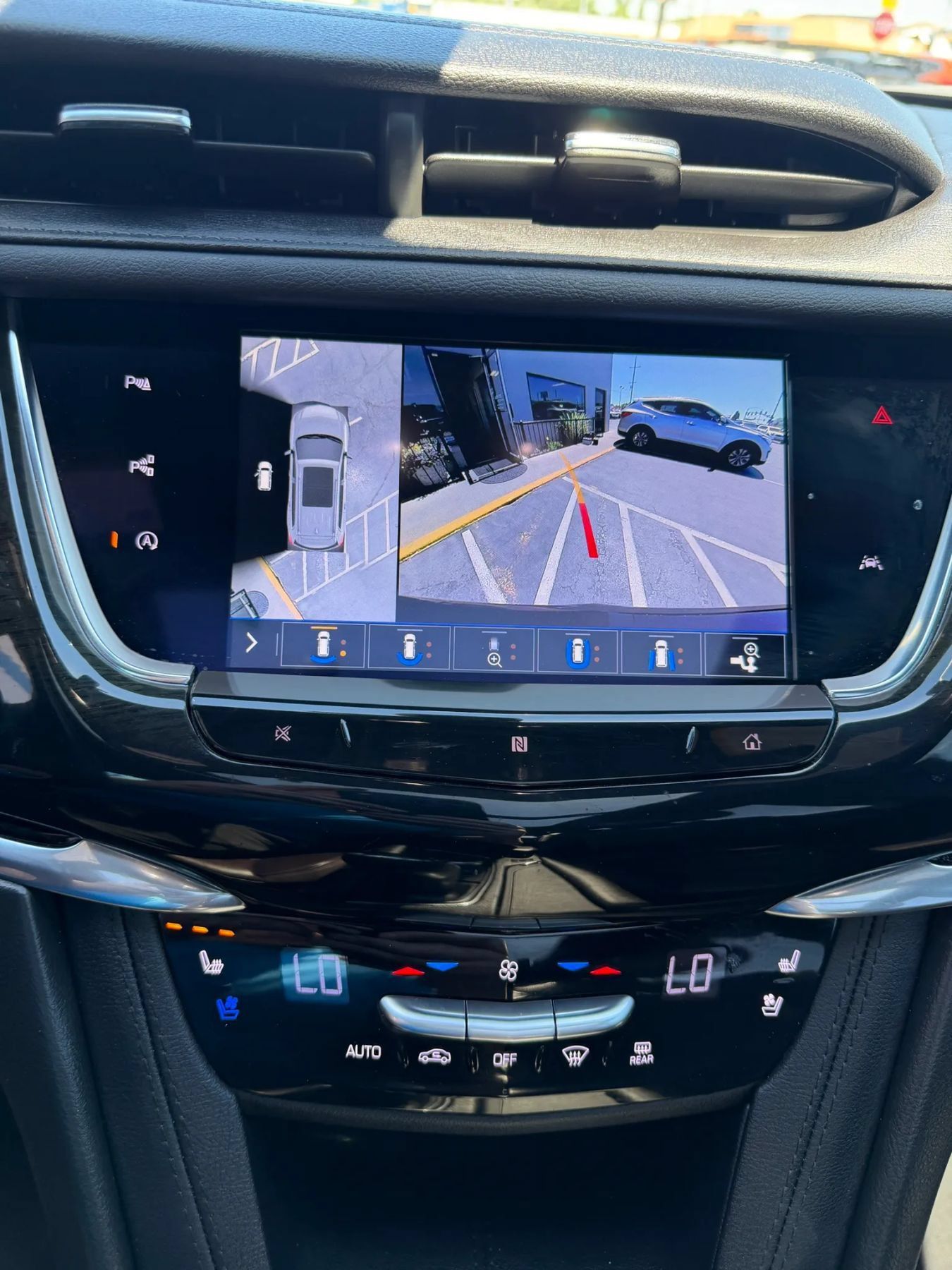 Used 2020 Cadillac XT6 Premium Luxury AWD/4WD image 26