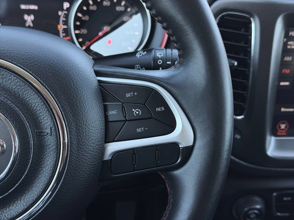 Used 2019 Jeep Compass Trailhawk AWD/4WD image 6