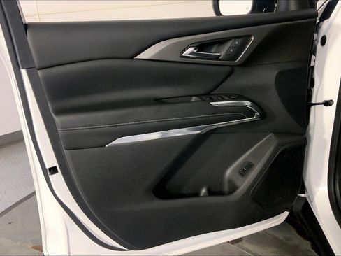 Used 2024 Chevrolet Traverse LT AWD/4WD image 24