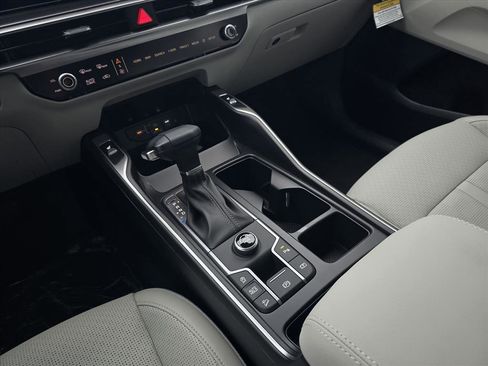New 2026 Kia Sorento S FWD image 9