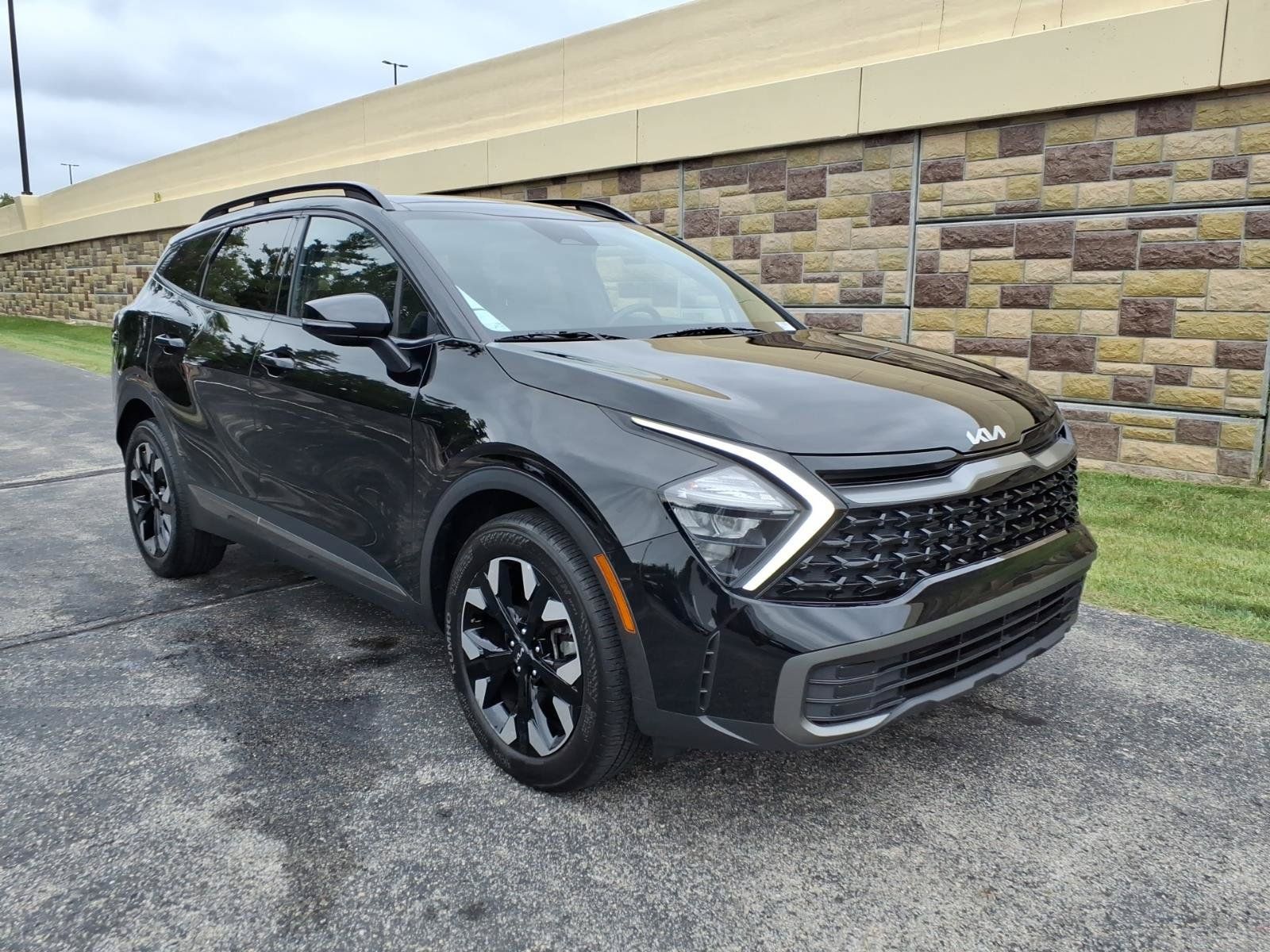 Used 2023 Kia Sportage X-Line w/ X-Line Premium Package AWD/4WD image 2