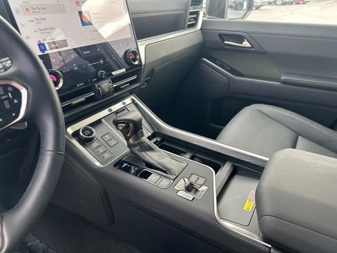 Used 2024 Lexus GX 550 AWD/4WD image 11