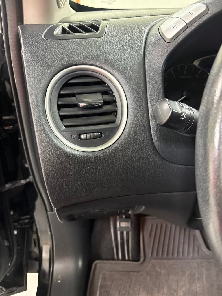 Used 2020 Nissan Pathfinder Platinum AWD/4WD image 12