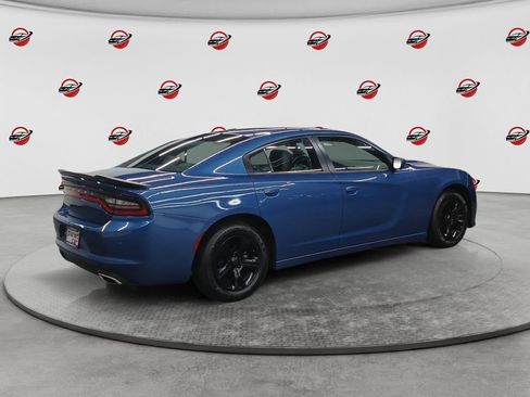 Used 2022 Dodge Charger SXT w/ Leather Interior Group RWD image 5