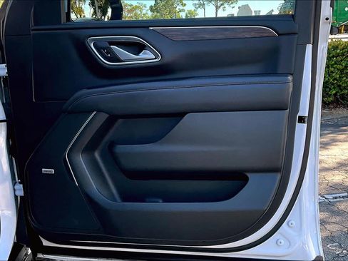 Used 2022 Chevrolet Tahoe LT w/ Luxury Package image 25