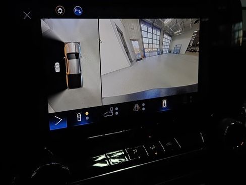 Used 2023 Chevrolet Colorado Trail Boss w/ Technology Package image 24