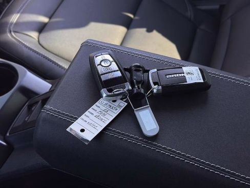 New 2025 Ford Bronco Badlands image 38