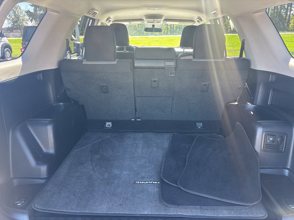 Used 2016 Toyota 4Runner SR5 AWD/4WD image 7