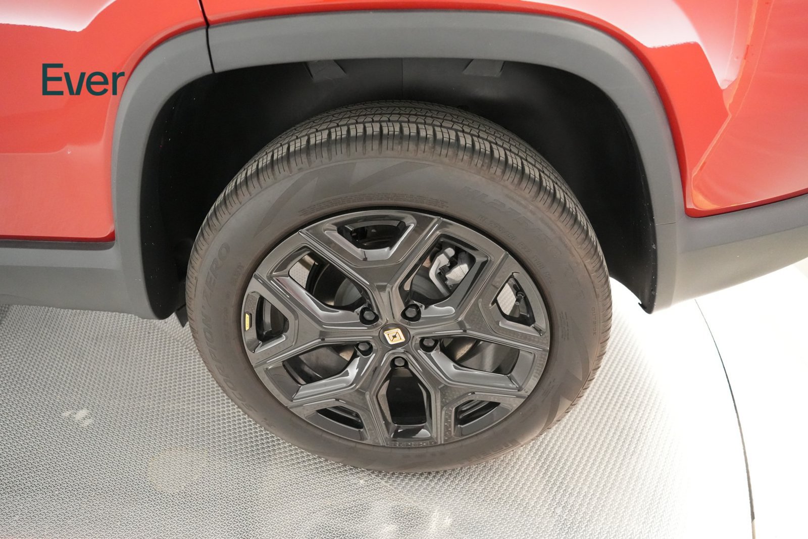 Used 2024 Rivian R1S Adventure Dual AWD/4WD image 19