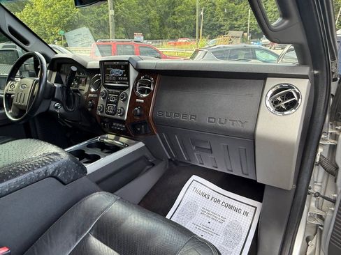 Used 2014 Ford F250 Lariat w/ Lariat Interior Package image 67