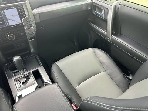 Used 2021 Toyota 4Runner SR5 Premium w/ Moonroof Package RWD image 11