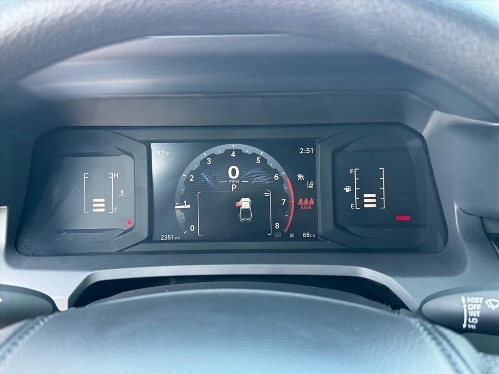 Used 2025 Toyota Tacoma SR5 AWD/4WD image 22