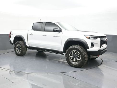New 2026 Chevrolet Colorado ZR2 w/ Technology Package AWD/4WD image 21
