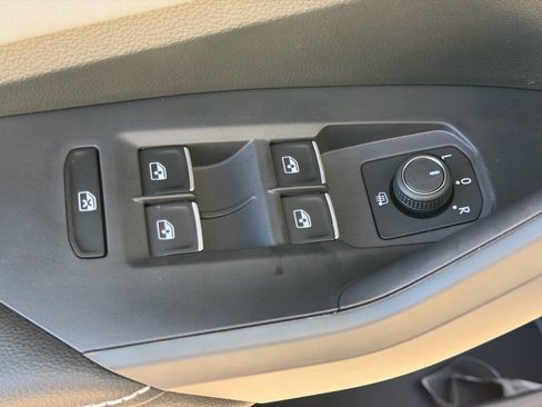 New 2025 Volkswagen Jetta SE image 21