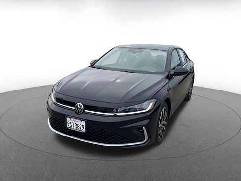 Used 2025 Volkswagen Jetta SE image 7