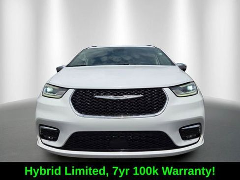 Used 2023 Chrysler Pacifica Limited FWD image 2