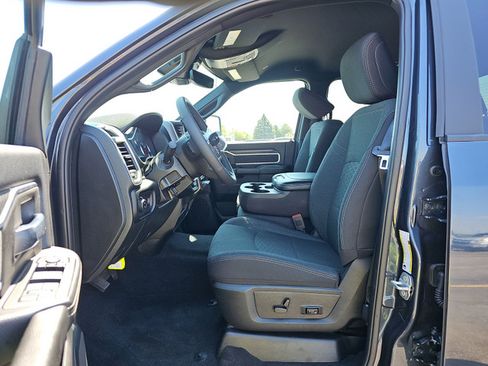 Used 2025 RAM 2500 Big Horn AWD/4WD image 6