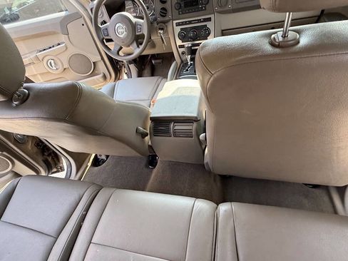 Used 2006 Jeep Commander 2WD image 61