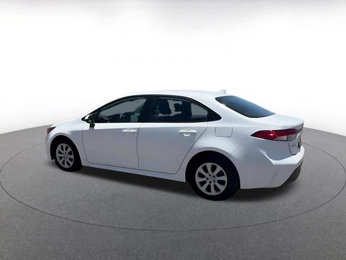 Used 2025 Toyota Corolla LE FWD image 10