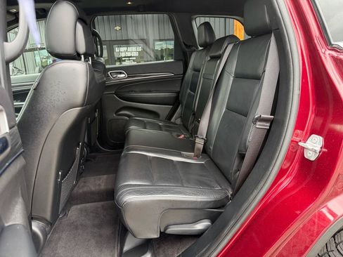 Used 2019 Jeep Grand Cherokee Limited AWD/4WD image 15
