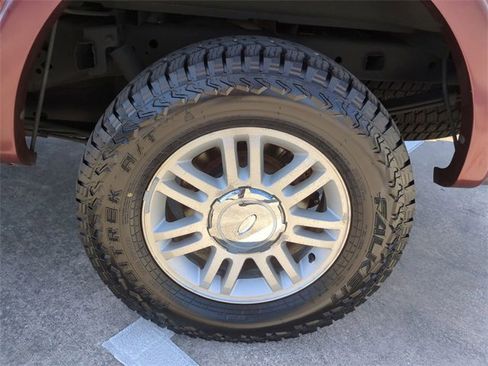 Used 2010 Ford F150 Lariat image 11