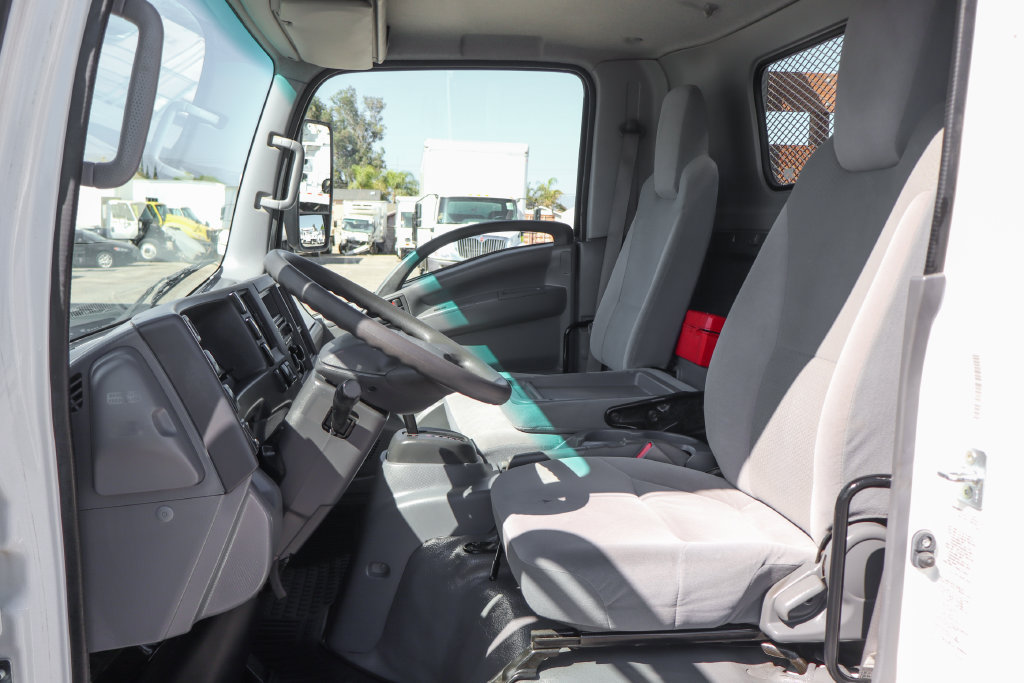 Used 2021 Isuzu NPR RWD image 16