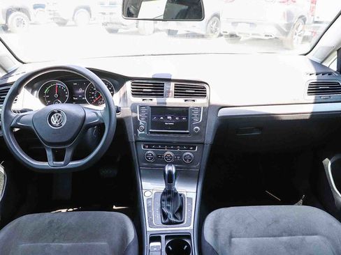 Used 2016 Volkswagen e-Golf SE w/ DC Fast Charging Package FWD image 12