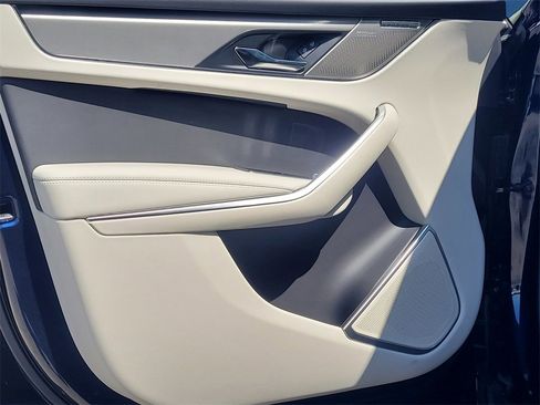 New 2026 Jaguar F-PACE R-Dynamic S image 10