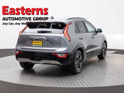 Used 2024 Kia Niro Wind w/ Wind Preserve Package FWD image 5