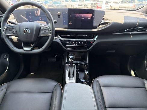 Used 2025 Buick Envista Avenir FWD image 9