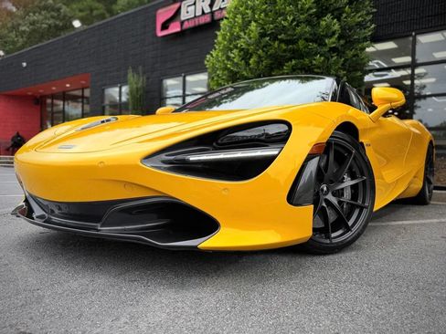 Used 2022 McLaren 720S Spider RWD image 2