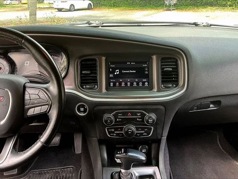 Used 2019 Dodge Charger SXT w/ Plus Group RWD image 9