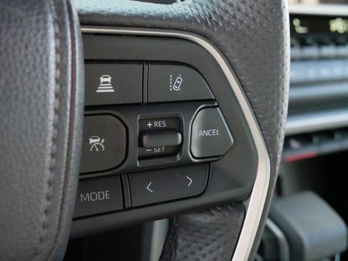 Used 2025 Toyota Tundra Limited image 25