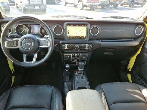 Used 2023 Jeep Wrangler Sahara w/ Cold Weather Group image 11