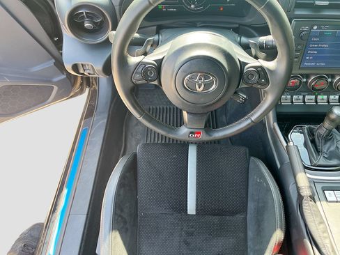 Used 2025 Toyota GR86 Premium RWD image 20
