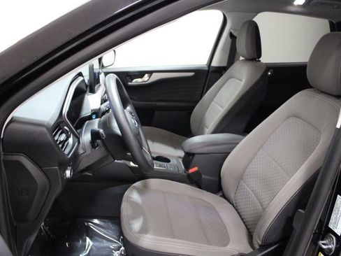 Used 2021 Ford Escape SE image 17