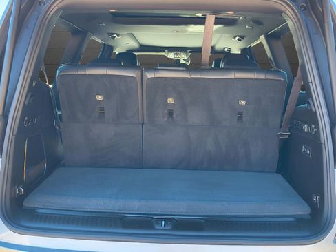 Used 2022 Jeep Wagoneer Series III w/ Premium Group I RWD image 7