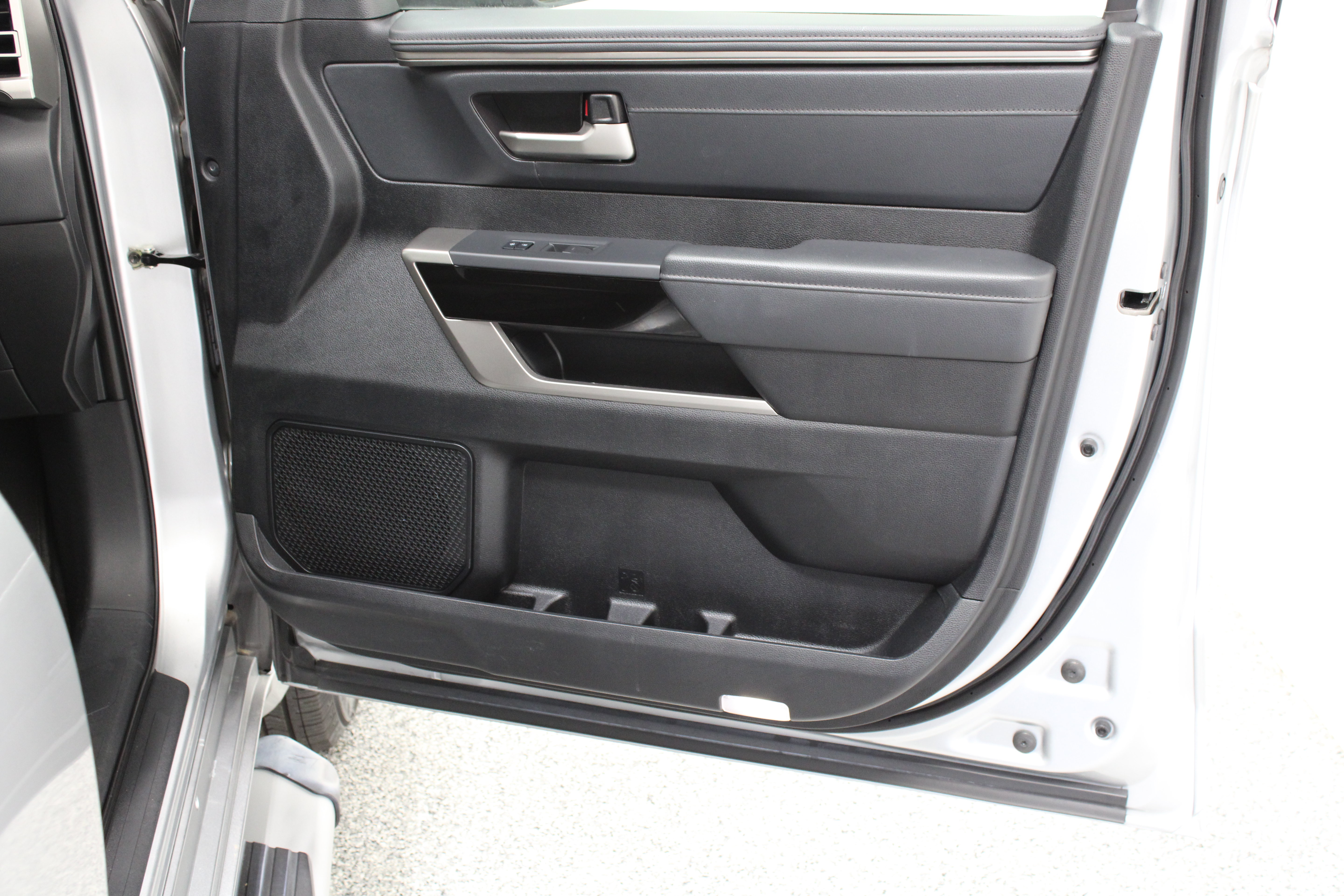 Used 2022 Toyota Tundra Limited AWD/4WD image 39