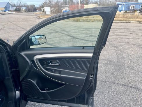 Used 2013 Ford Taurus SEL image 21