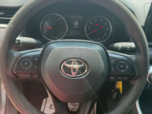 Used 2021 Toyota RAV4 LE AWD/4WD image 25