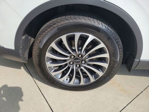 Used 2024 Lincoln Aviator Reserve w/ Elements Package Plus AWD/4WD image 17