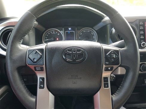 Certified 2022 Toyota Tacoma SR5 image 18