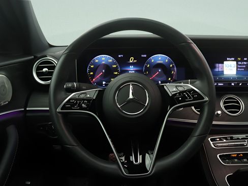 Used 2022 Mercedes-Benz E 350 Sedan image 8