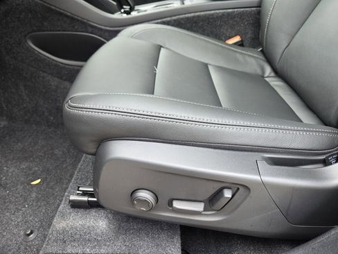 New 2026 Volvo XC40 B4 Core w/ Climate Package image 26