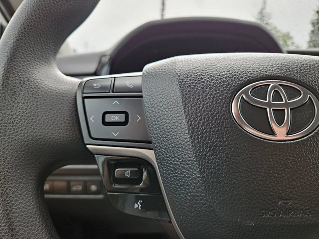 Used 2025 Toyota Camry LE FWD image 33