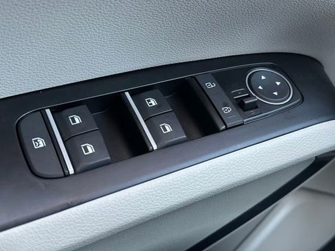 Used 2025 Kia Soul EX image 18