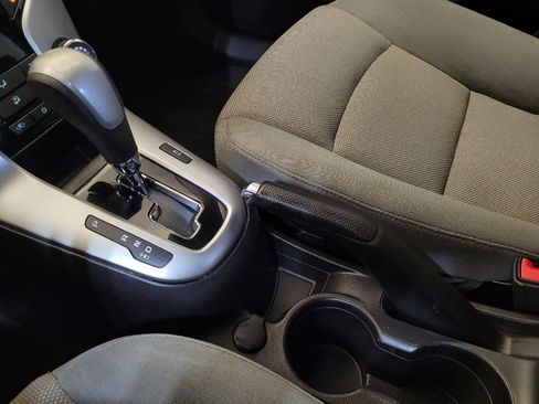 Used 2015 Chevrolet Cruze LT FWD image 26