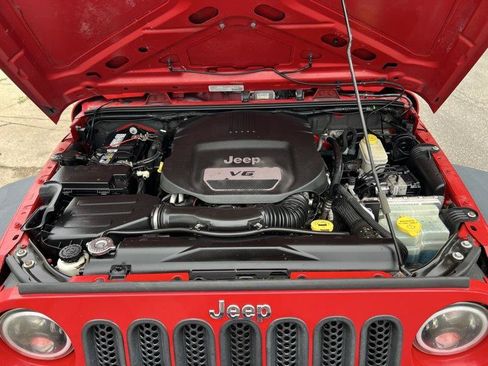 Used 2014 Jeep Wrangler Unlimited Sport w/ Quick Order Package 24S AWD/4WD image 21