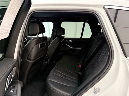 Used 2024 BMW X5 xDrive40i w/ Premium Package image 17