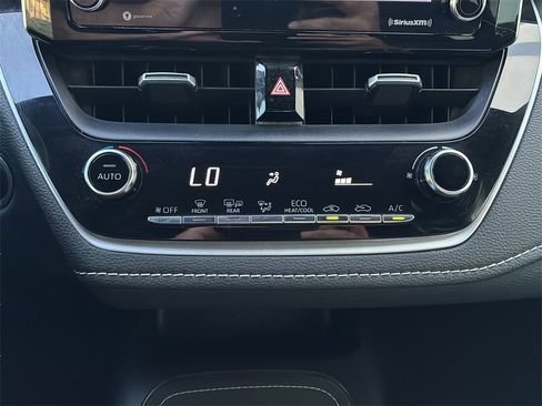 Used 2020 Toyota Corolla SE image 19